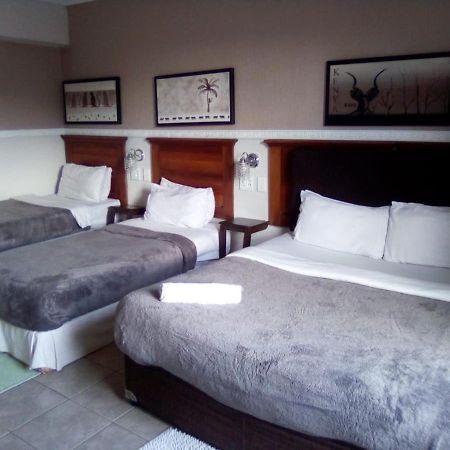Bread And Barrel Guesthouse Bellville Cidade Do Cabo Exterior foto