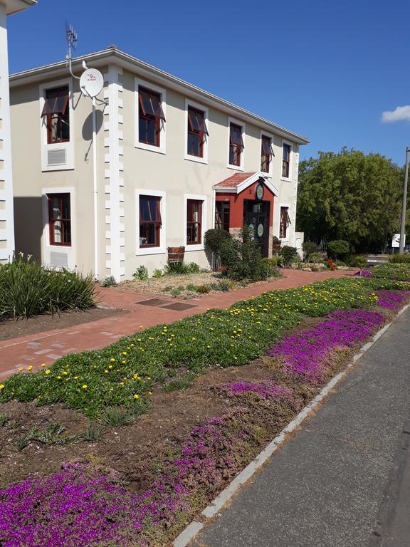 Bread And Barrel Guesthouse Bellville Cidade Do Cabo Exterior foto