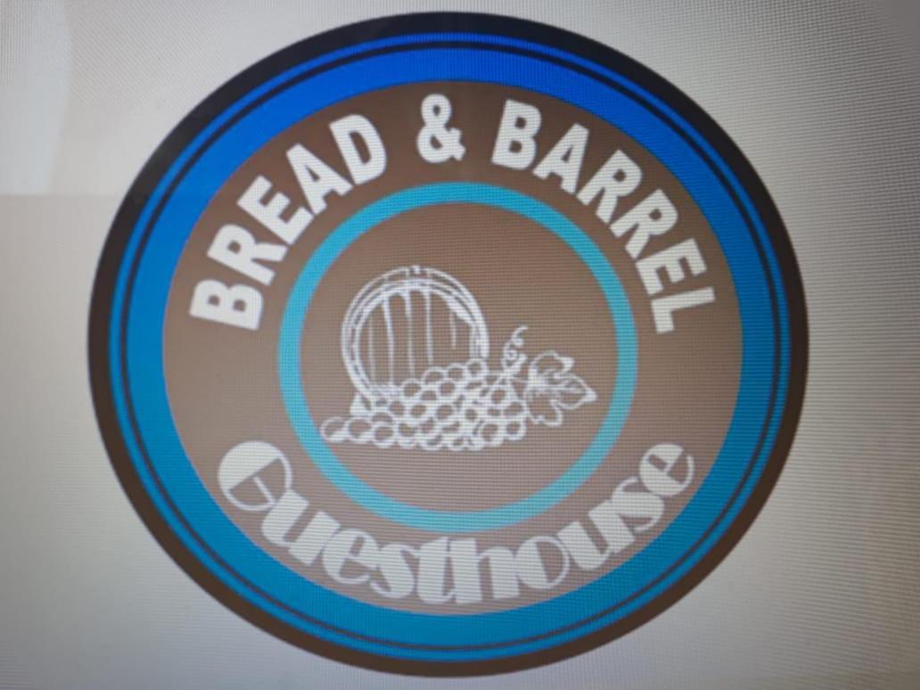 Bread And Barrel Guesthouse Bellville Cidade Do Cabo Exterior foto